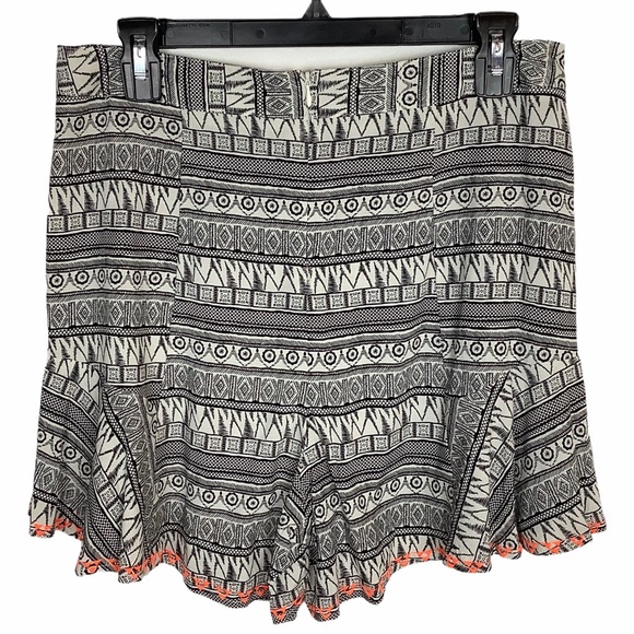 Glamorous Shorts Women Sz 14 Tall Black Cream Aztec Print High Rise Embroidered - Picture 2 of 4